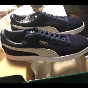 Classic Suede Puma size 10 brand new